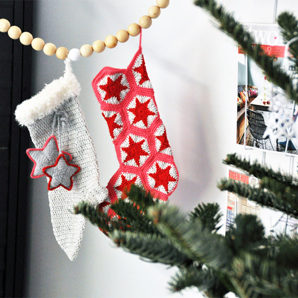 Paillette kerstsok — gemaakt met Haakpatroon Paillette kerstsok