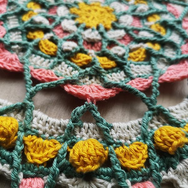 Detailfoto — gemaakt met Haakpatroon Root and Blossom Mandala (2)