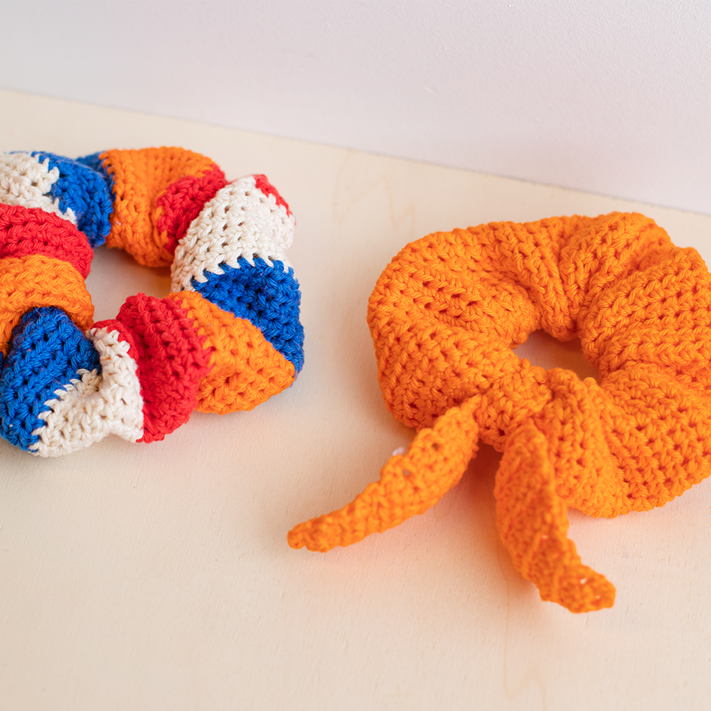Scrunchies — gemaakt met Haakpatroon Scrunchie Koningsdag Rood, Wit, Blauw (2)