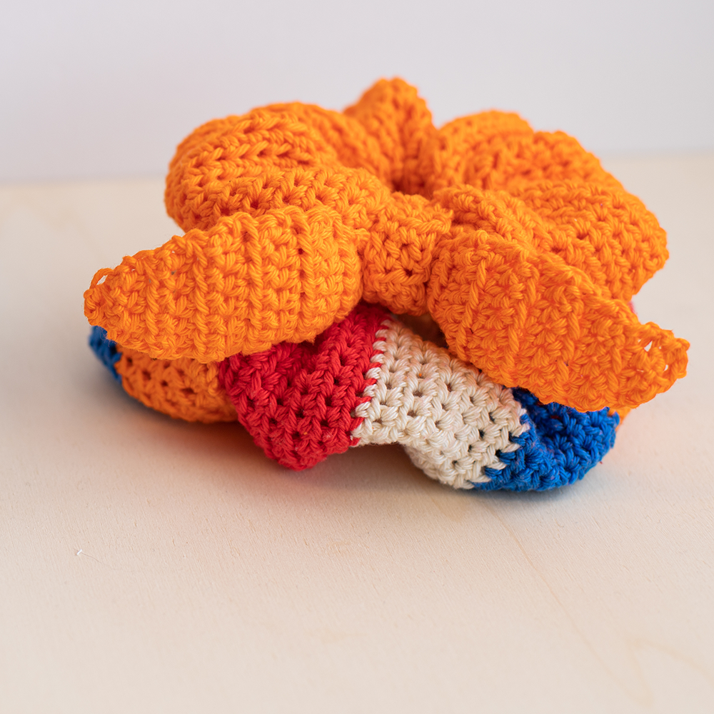 Scrunchies — gemaakt met Haakpatroon Scrunchie Koningsdag Rood, Wit, Blauw