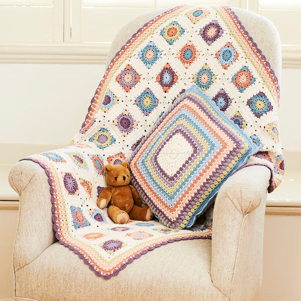 Haakpatroon Stylecraft Naturals - Bamboo + Cotton DK No. 9804 Deken & kussen (Digital)