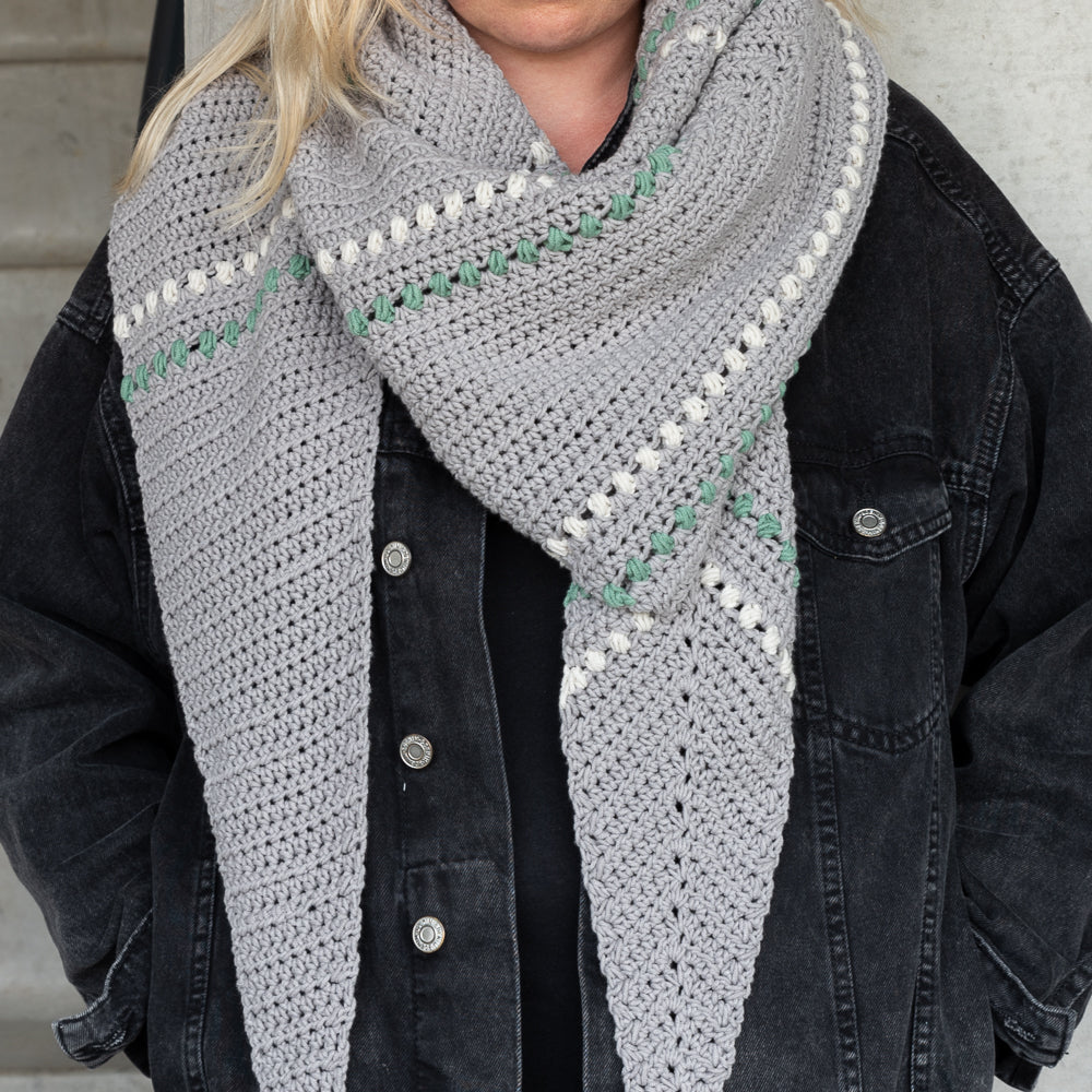 Asymmetrical scarf — gemaakt met Haakpatroon Yarn and Colors Asymmetrical Scarf