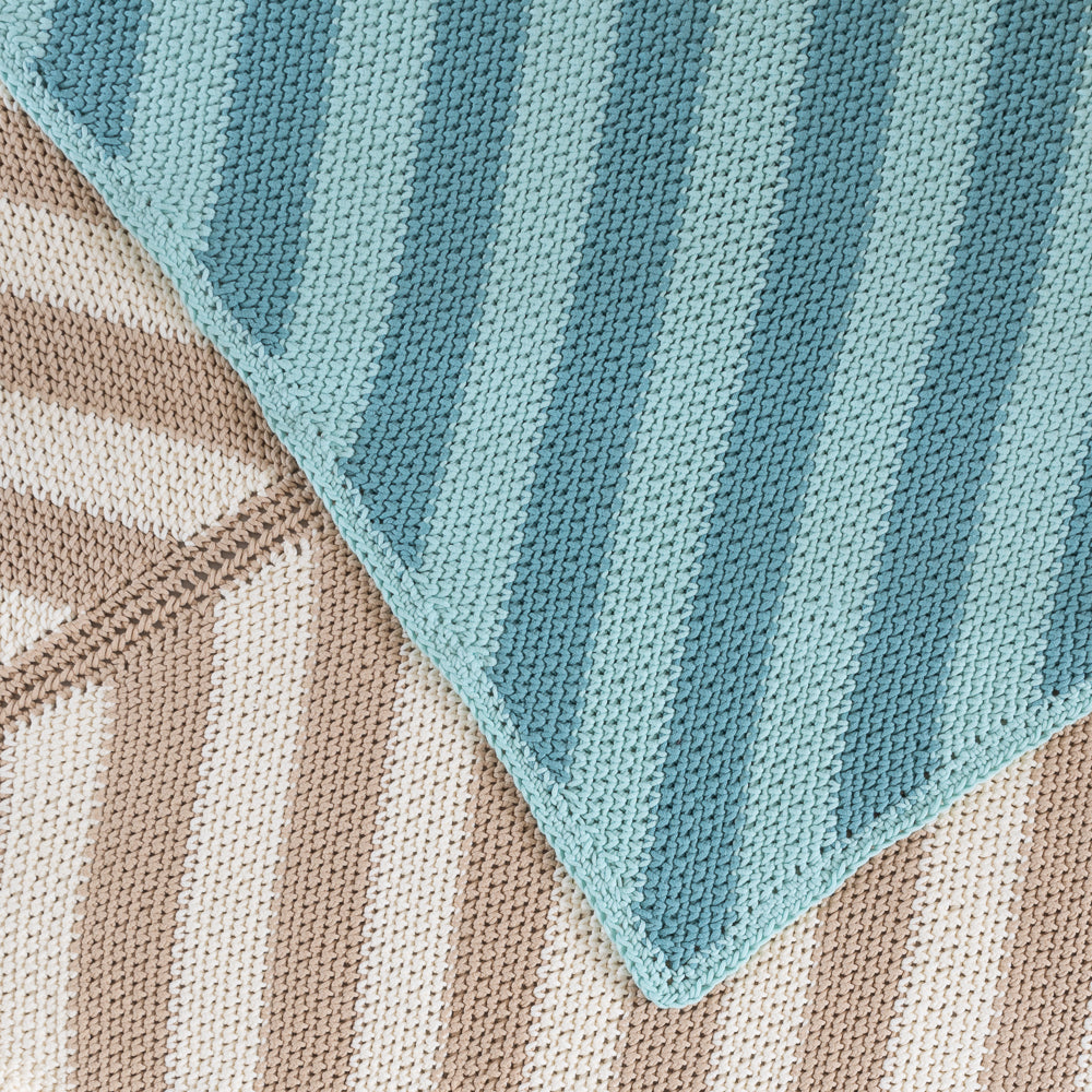 Basic blanket — gemaakt met Haakpatroon Yarn and Colors Basic Blanket