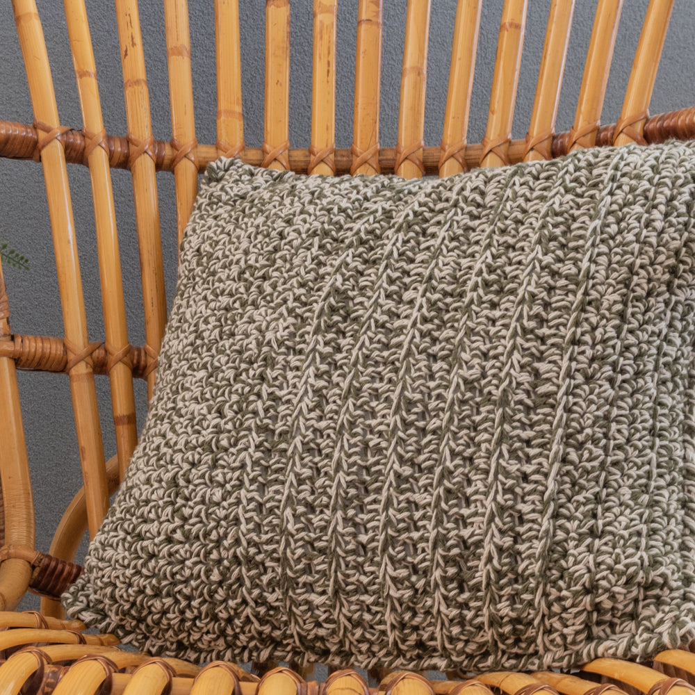 Haakpatroon Yarn and Colors Be Gentle Cushion (4)