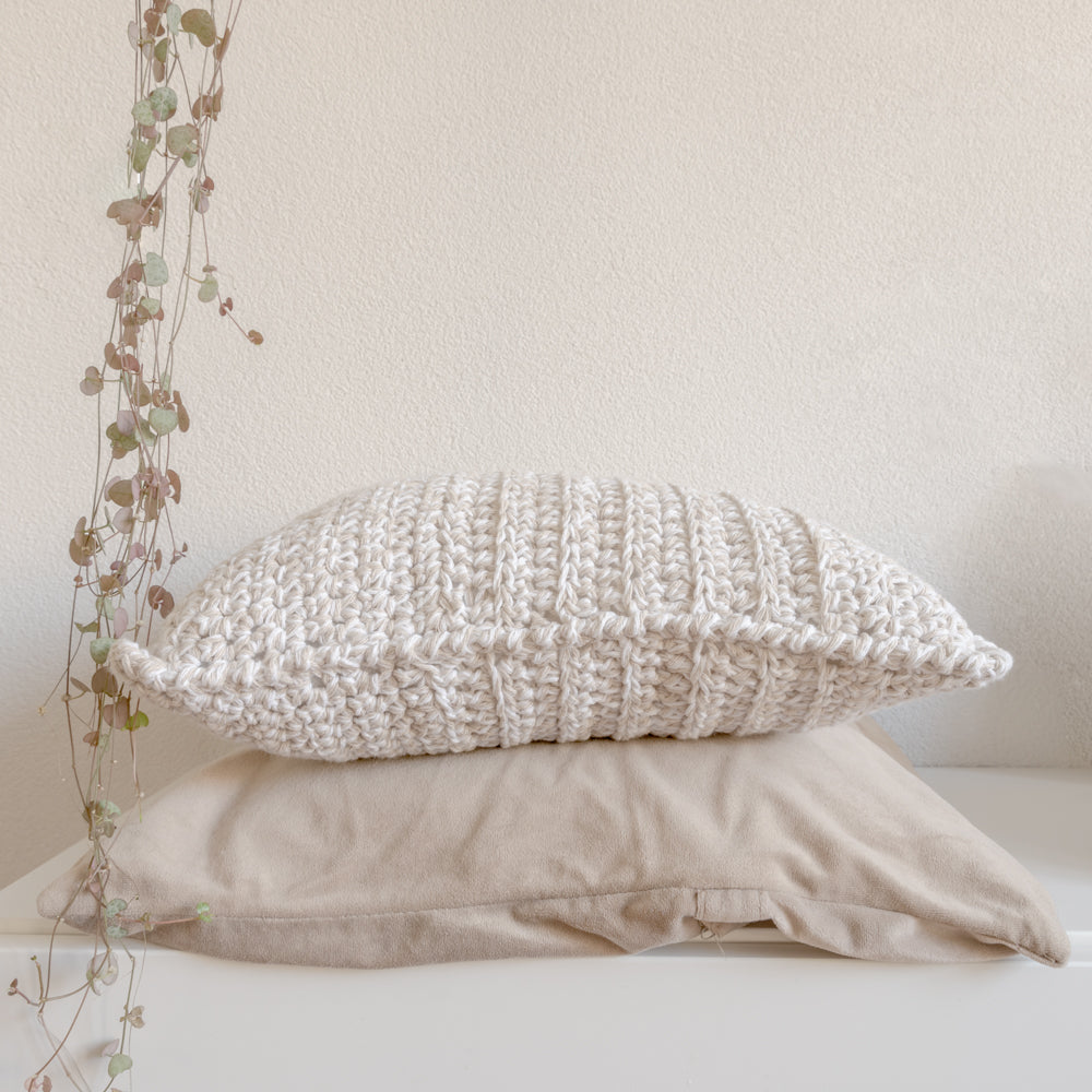 Edit — gemaakt met Haakpatroon Yarn and Colors Be Gentle Cushion