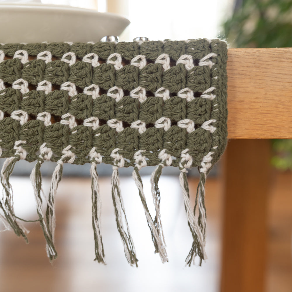 Haakpatroon Yarn and Colors Be Gentle Table Runner (3)