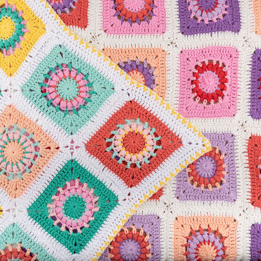 Blossom baby blanket — gemaakt met Haakpatroon Yarn and Colors Blossom Blanket (2)
