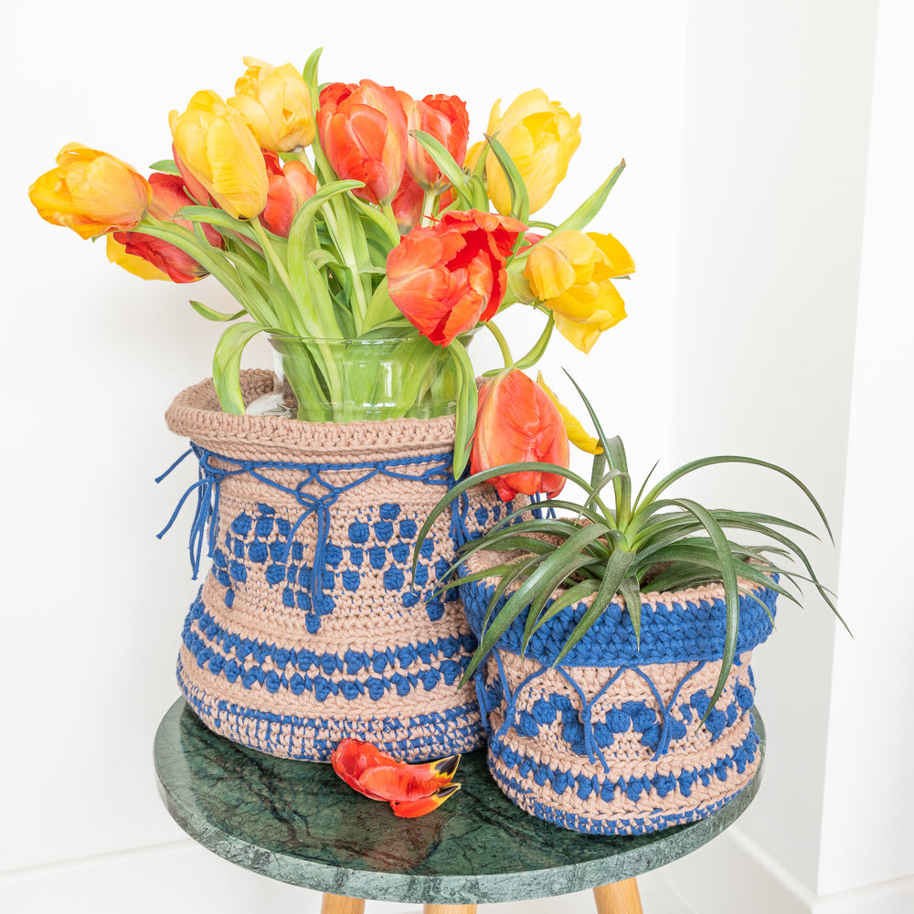 Boho plant baskets — gemaakt met Haakpatroon Yarn and Colors Boho Plant Baskets