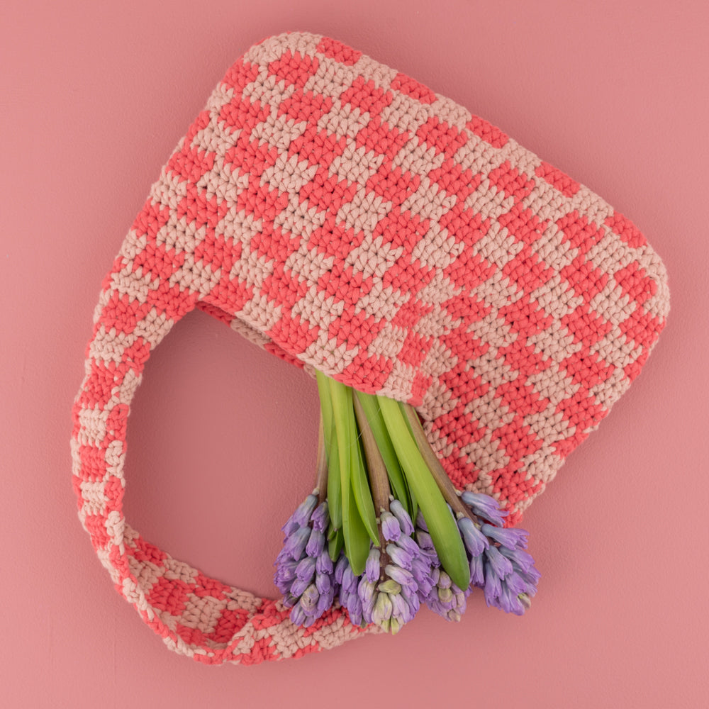 Checkered bag — gemaakt met Haakpatroon Yarn and Colors Checkered Bag (4)
