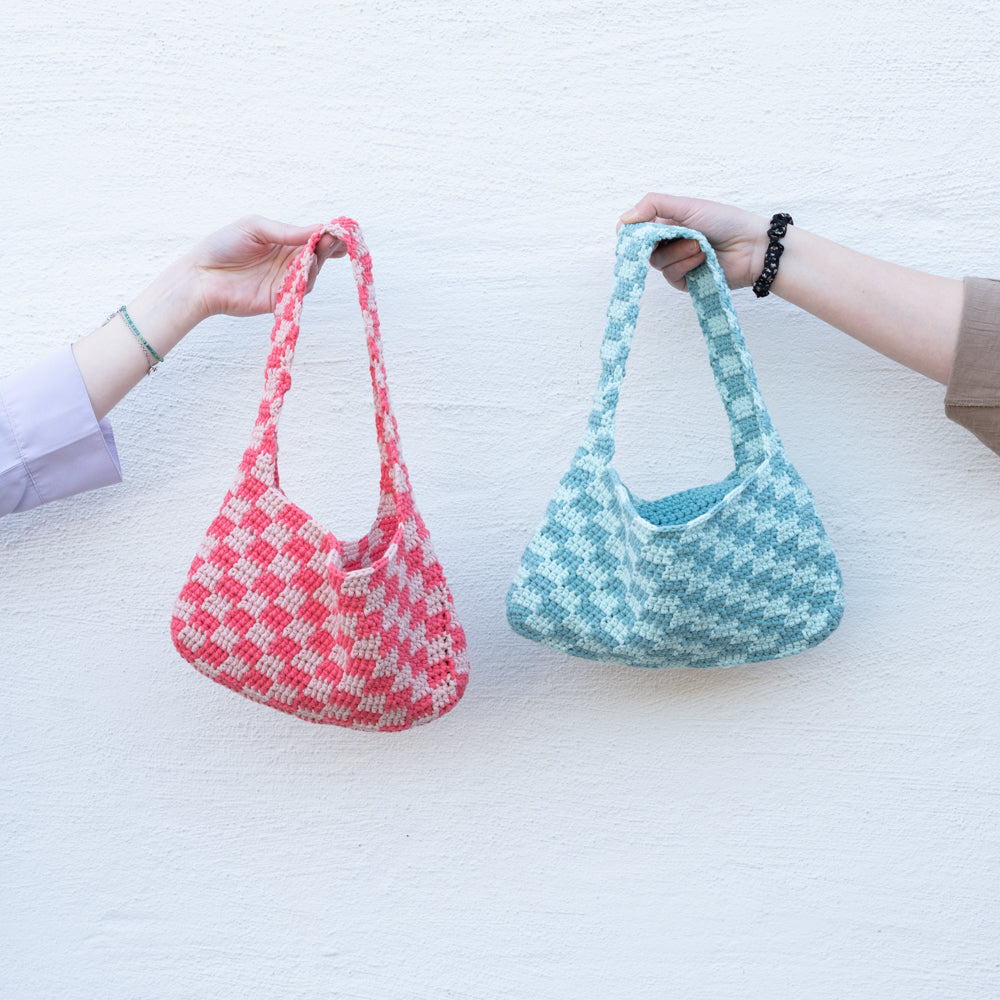 Checkered bag — gemaakt met Haakpatroon Yarn and Colors Checkered Bag (2)