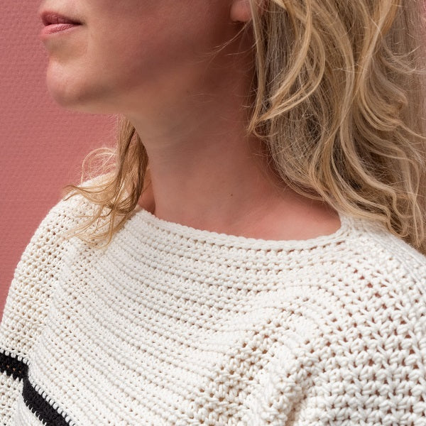 Classic jumper black — gemaakt met Haakpatroon Yarn and Colors Classic Jumper (Digital)