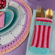 Haakpatroon Yarn and Colors Colorful Christmas Cutlery Keeper