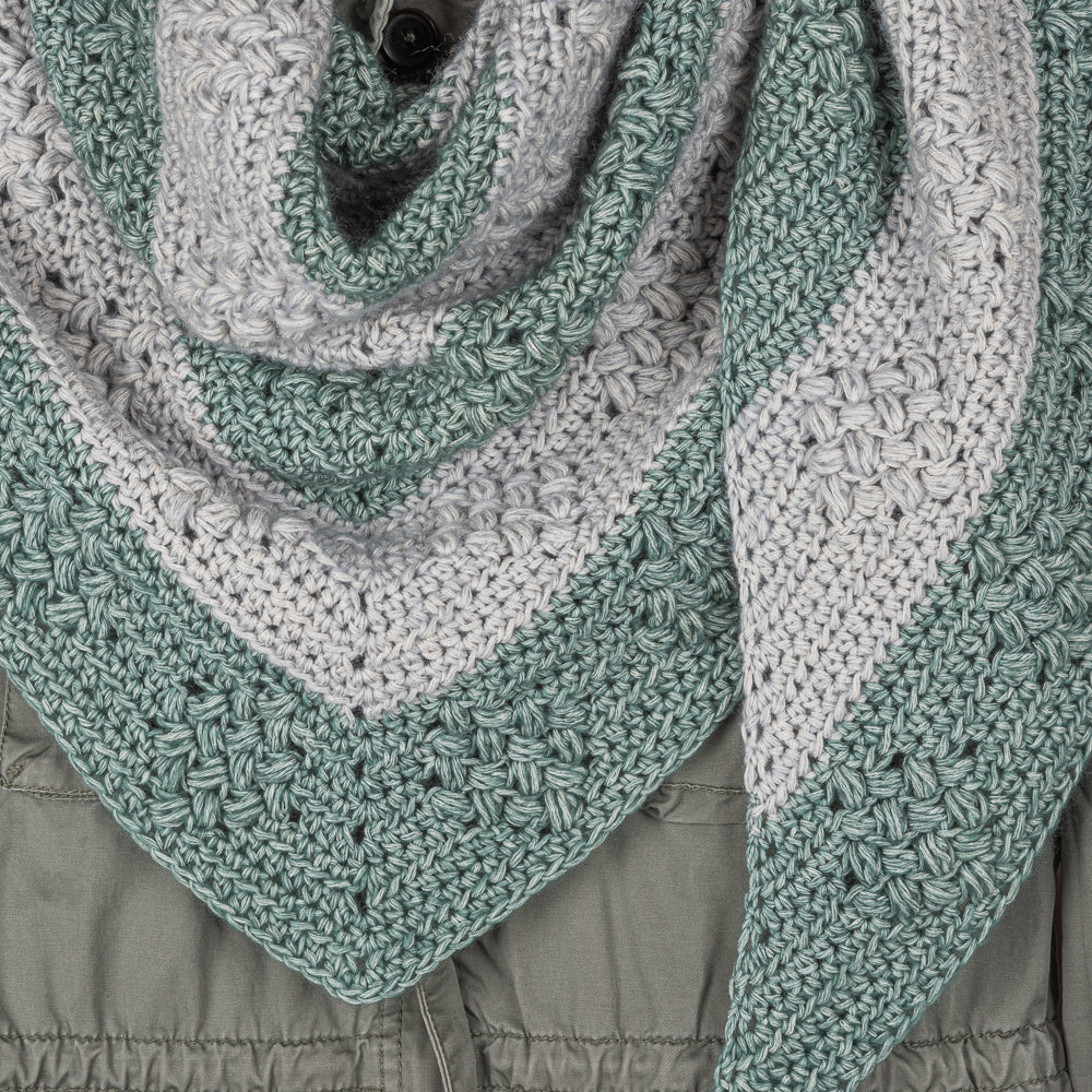 Diamond bobble shawl — gemaakt met Haakpatroon Yarn and Colors Diamond Bobble Shawl (2)