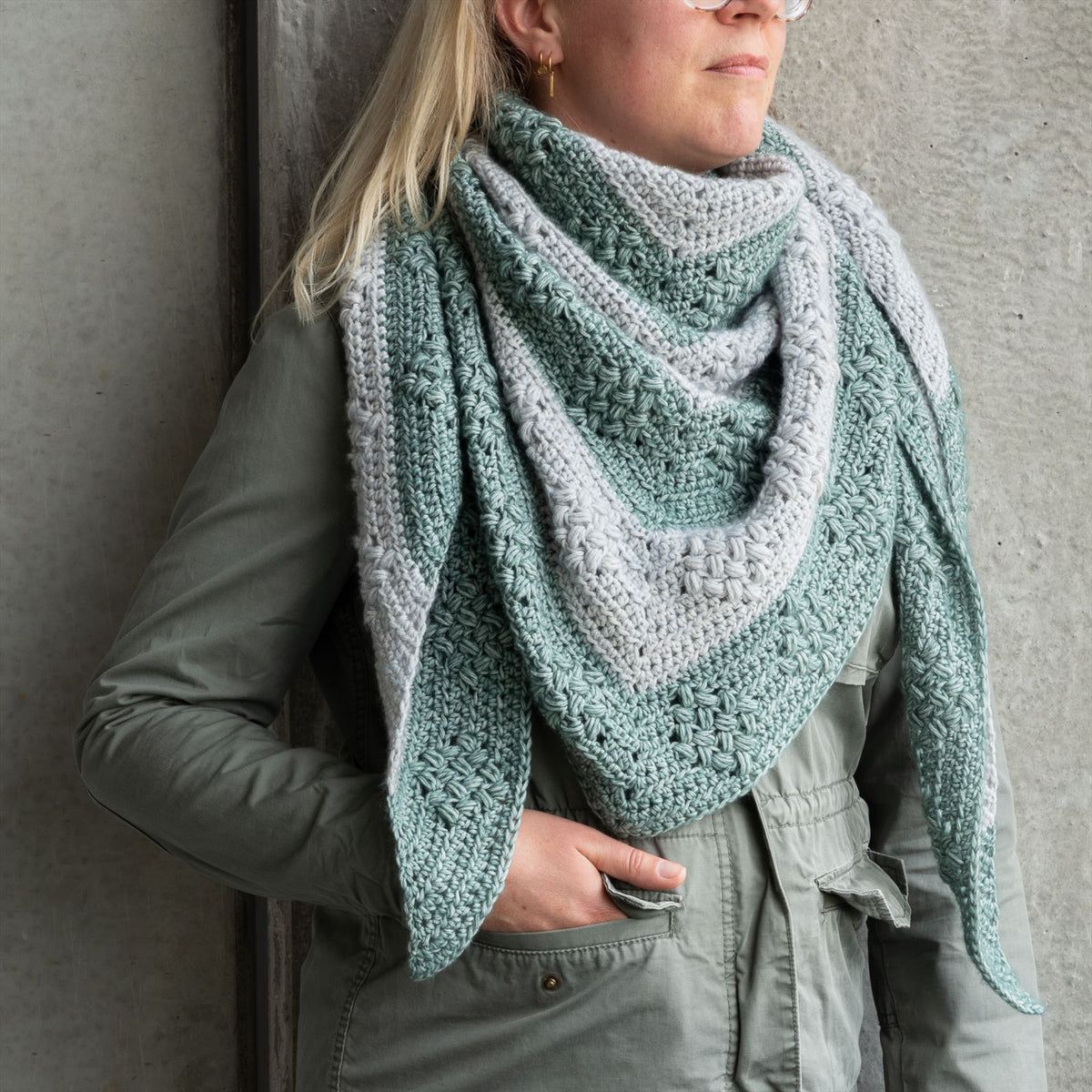 Diamond bobble shawl — gemaakt met Haakpatroon Yarn and Colors Diamond Bobble Shawl