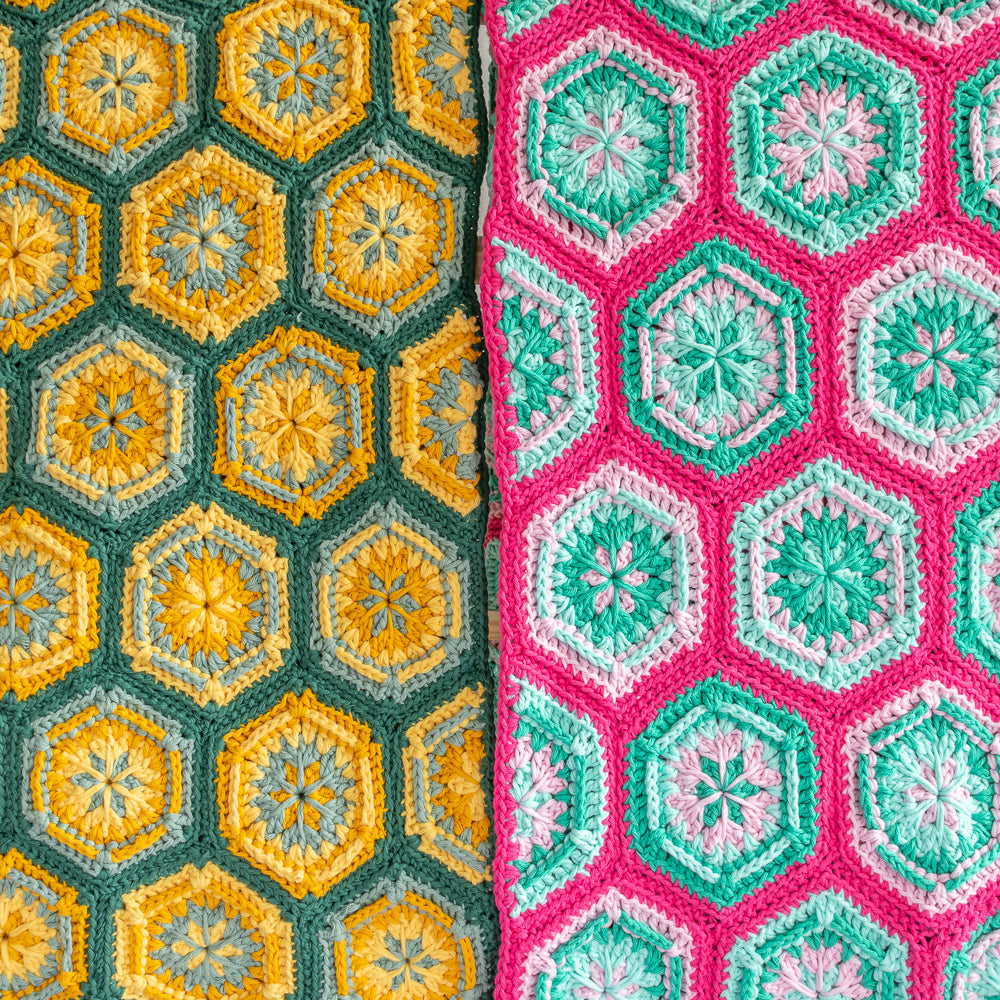 Flower hexagon baby blanket — gemaakt met Haakpatroon Yarn and Colors Flower Hexagon Blanket (2)