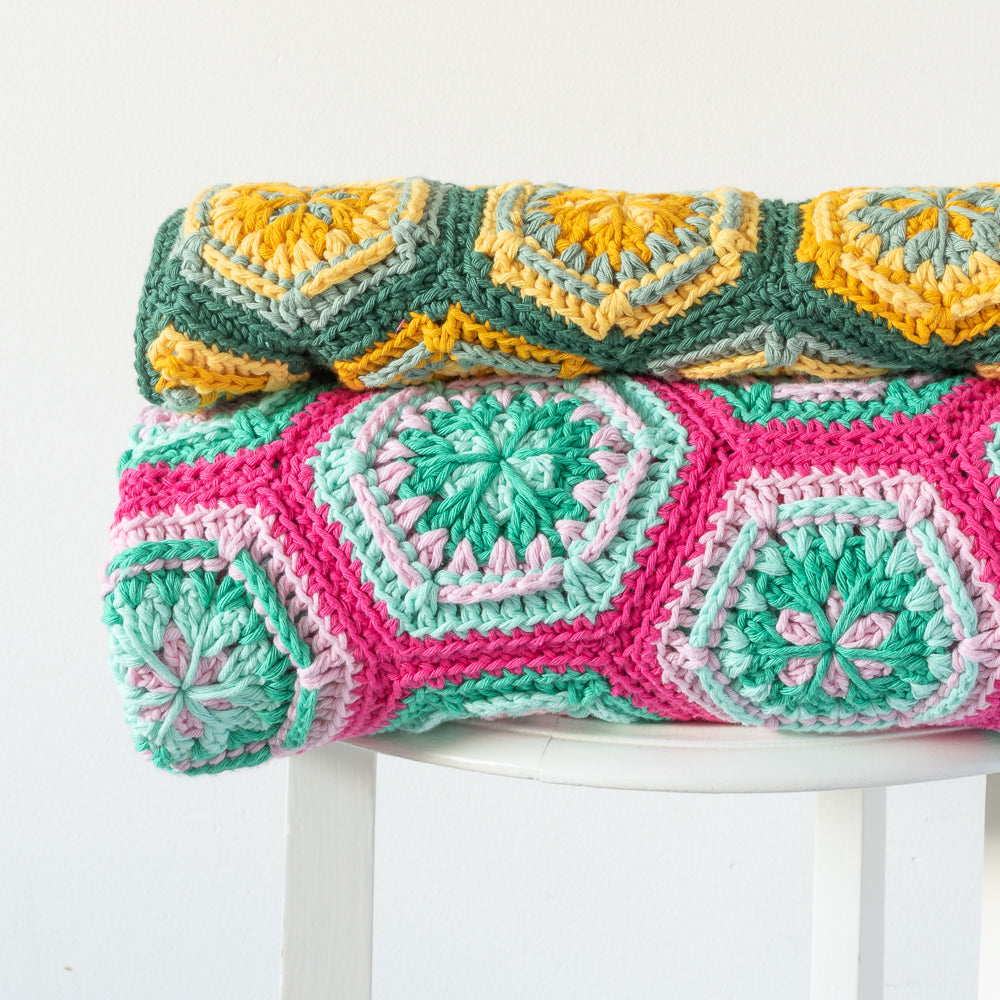 Flower hexagon baby blanket — gemaakt met Haakpatroon Yarn and Colors Flower Hexagon Blanket