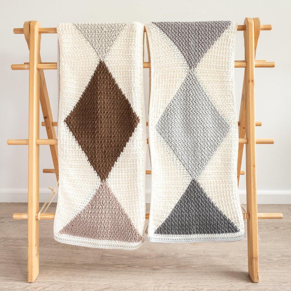 Harlequin blanket — gemaakt met Haakpatroon Yarn and Colors Harlequin Blanket (2)
