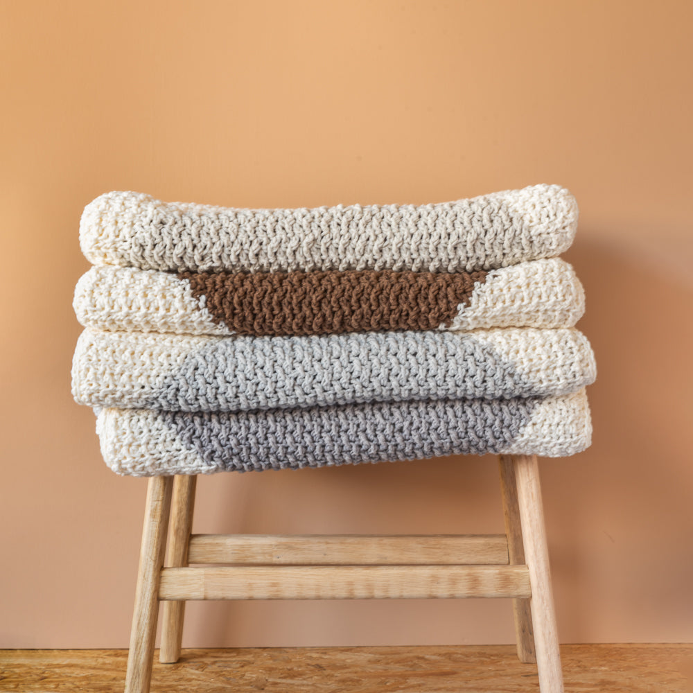 Harlequin blanket — gemaakt met Haakpatroon Yarn and Colors Harlequin Blanket (3)
