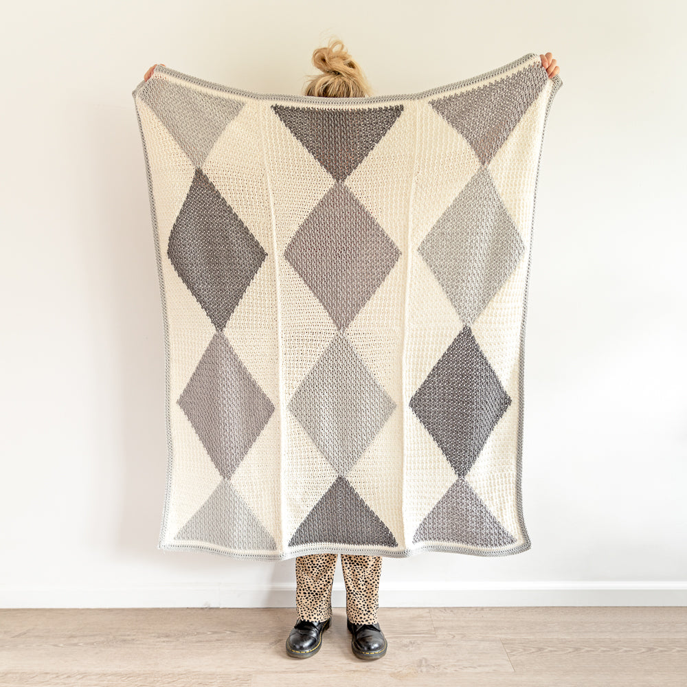 Harlequin blanket — gemaakt met Haakpatroon Yarn and Colors Harlequin Blanket (5)