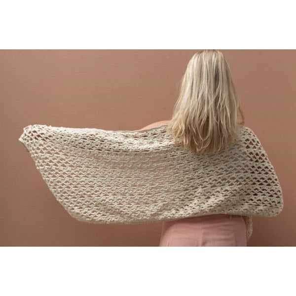 Lots of dots wrap cream — gemaakt met Haakpatroon Yarn and Colors Lots of Dots Wrap (2)
