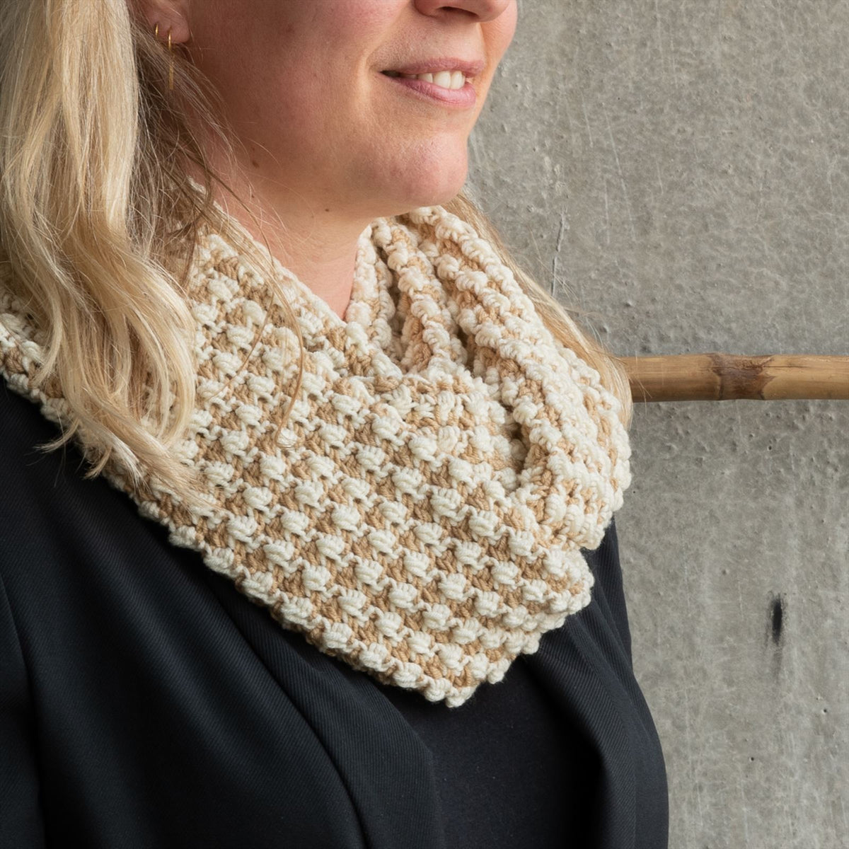 Pebbles cowl — gemaakt met Haakpatroon Yarn and Colors Pebbles Cowl (2)