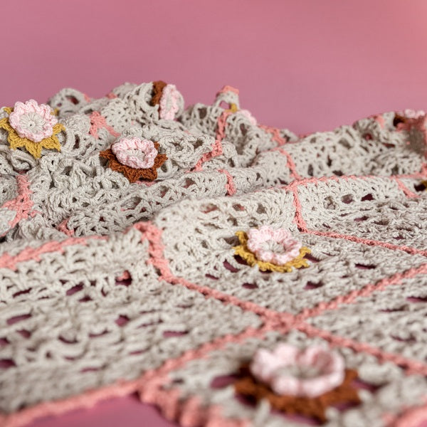 Haakpatroon Yarn and Colors Romantic Throw (5)