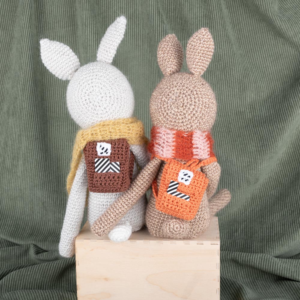 Rosie rabbit — gemaakt met Haakpatroon Yarn and Colors Rosie Rabbit (2)