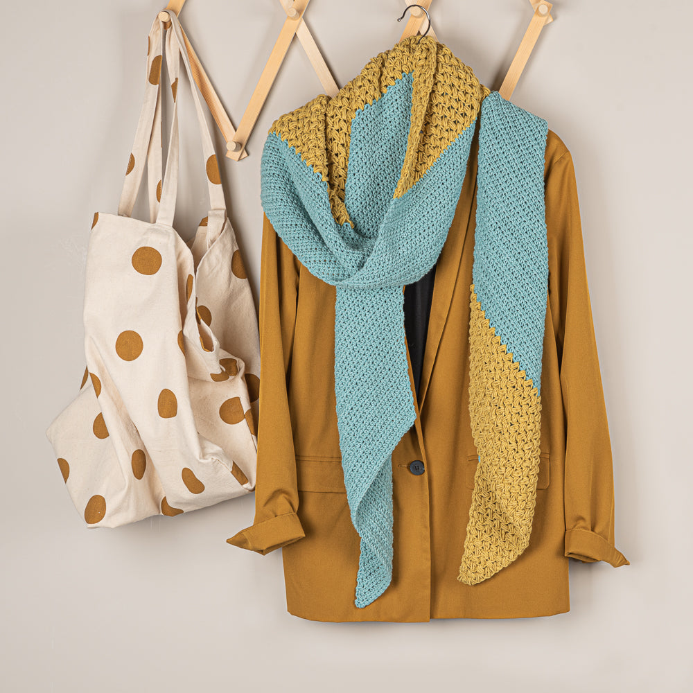 Haakpatroon Yarn and Colors Slanted Scarf