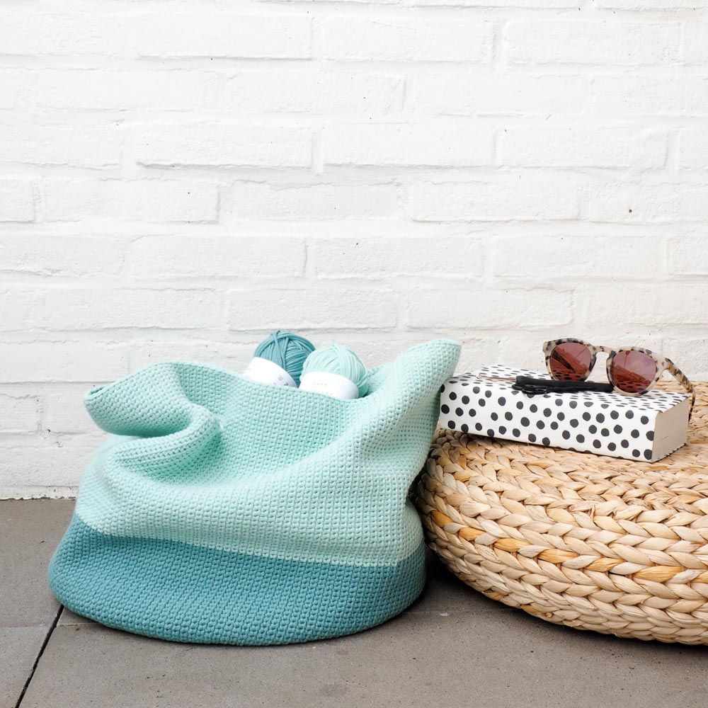 Haakpatroon Yarn and Colors Slouchy Pouch Color Block (2)