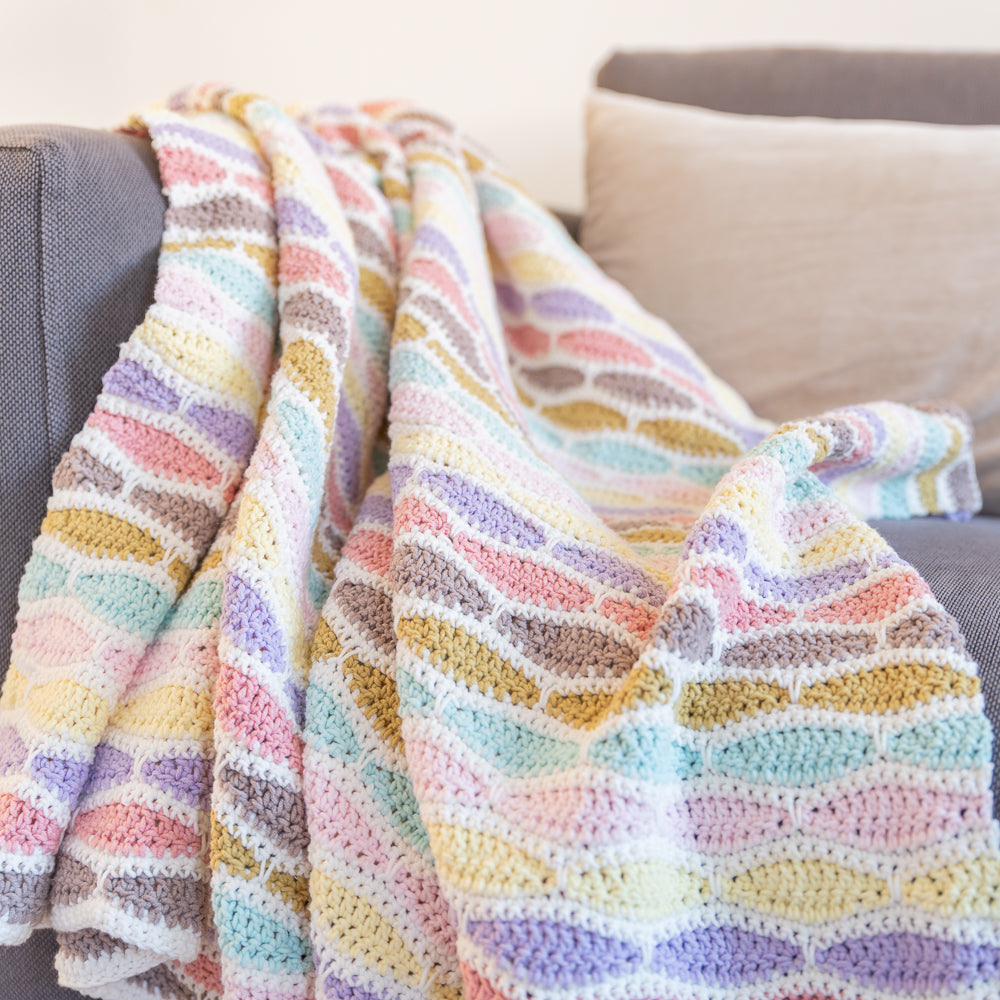 Stripy waves blanket — gemaakt met Haakpatroon Yarn and Colors Stripy Waves Blanket (4)
