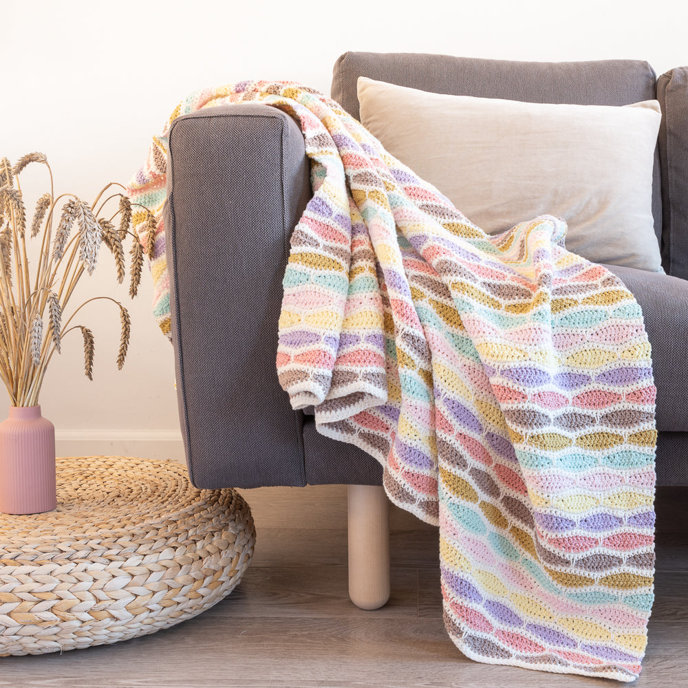 Stripy waves blanket — gemaakt met Haakpatroon Yarn and Colors Stripy Waves Blanket (3)