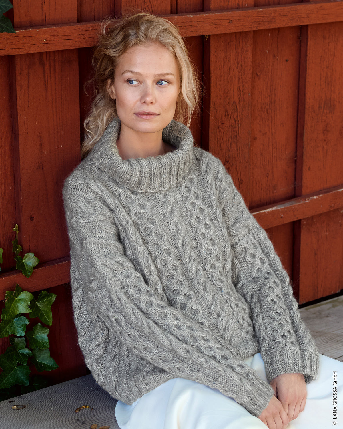 Lana Grossa Nordic Knits Nr. 5 Scandic Living - aranpullover in Natural Alpaca Pelo en Natural Superkid Tweed - sfeerfoto 1