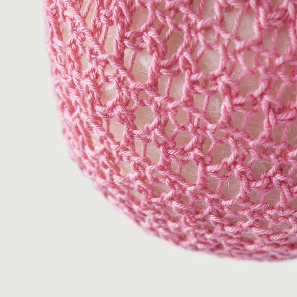 Roze brei detail — gemaakt met Joly Bag Breipakket