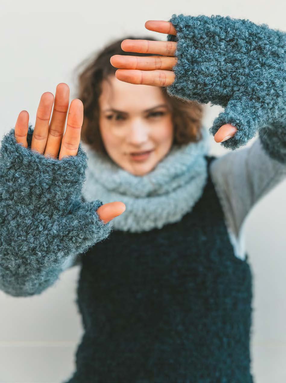 Katia Backstage 205 Blauw-Bordeauxrood-Oker - Furry knit editionpage — gemaakt met Katia Backstage (5)