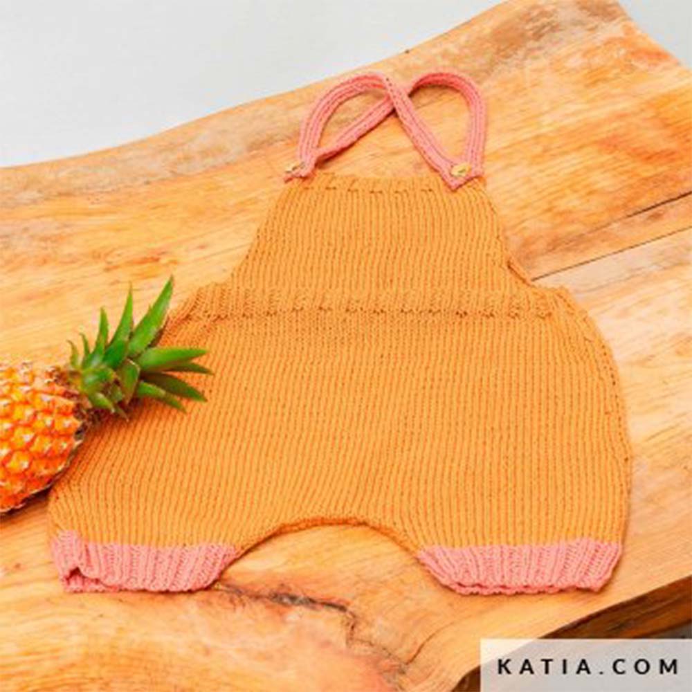 Katia Cotton 100% 010 Steen grijs - Sfeerbeeld met Katia Cotton 100%
