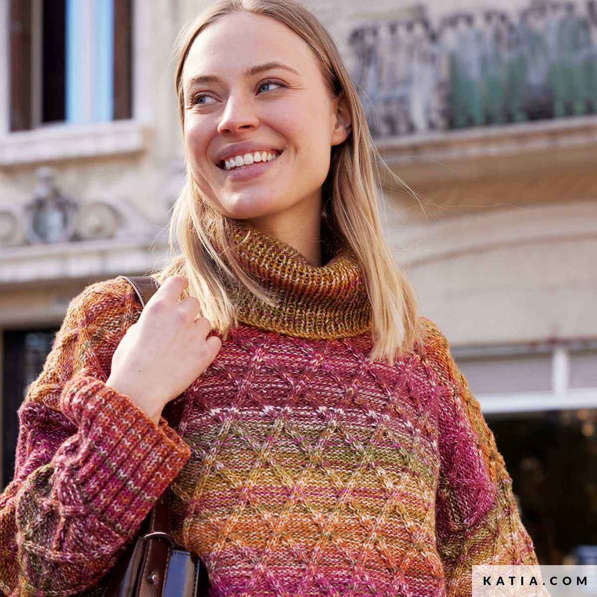 Katia Cotton-Merino Paradiso 305 Kauwgom Roze-Paars-Water Blauw - Patroon breien haken dames trui herfst winter katia — gemaakt met Katia Cotton-Merino Paradiso (7)