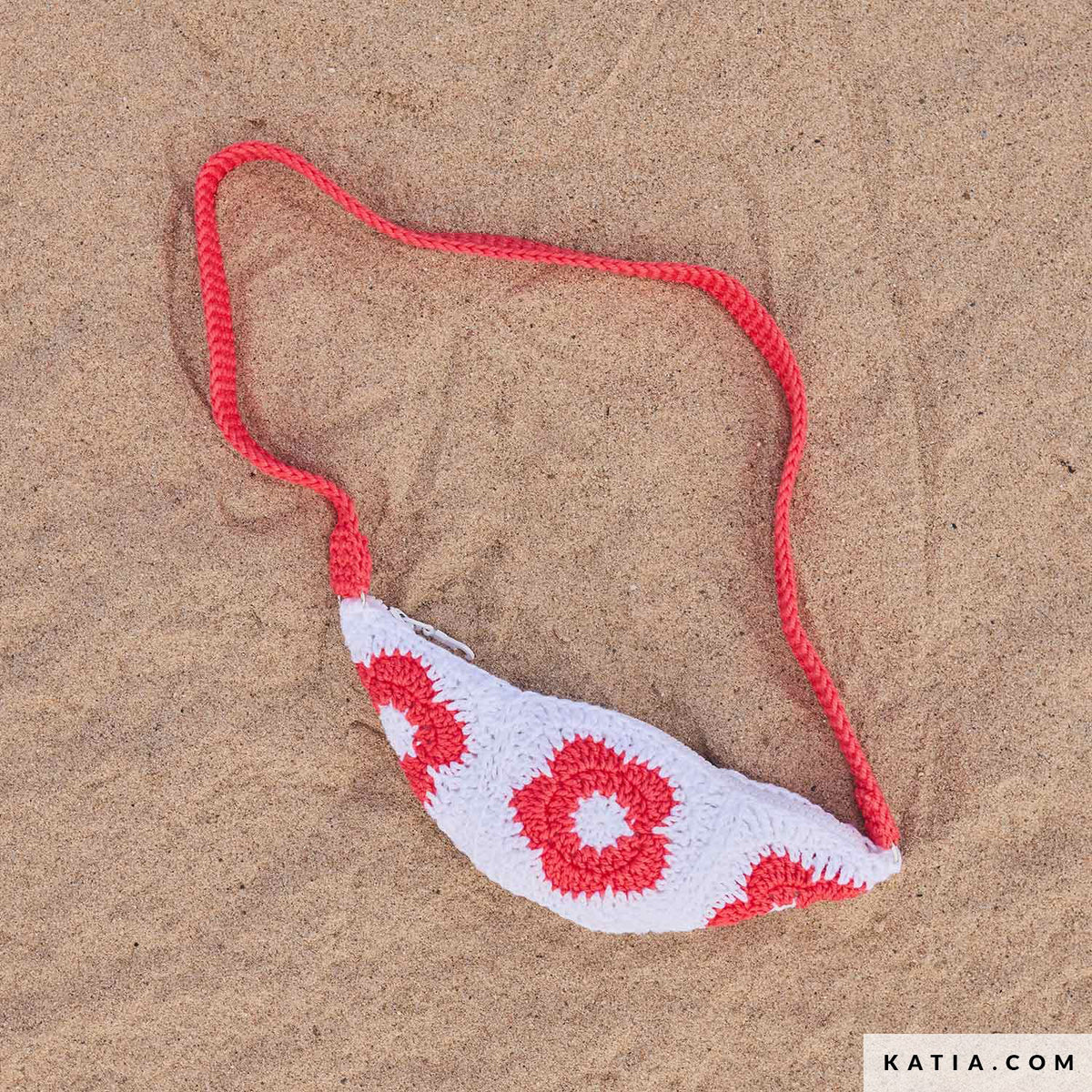 Katia Easy Crochet Capri 114 Licht jeans - Patroon breien haken kinderen heuptasje lente zomer katia — gemaakt met Katia Easy Crochet Capri (2)