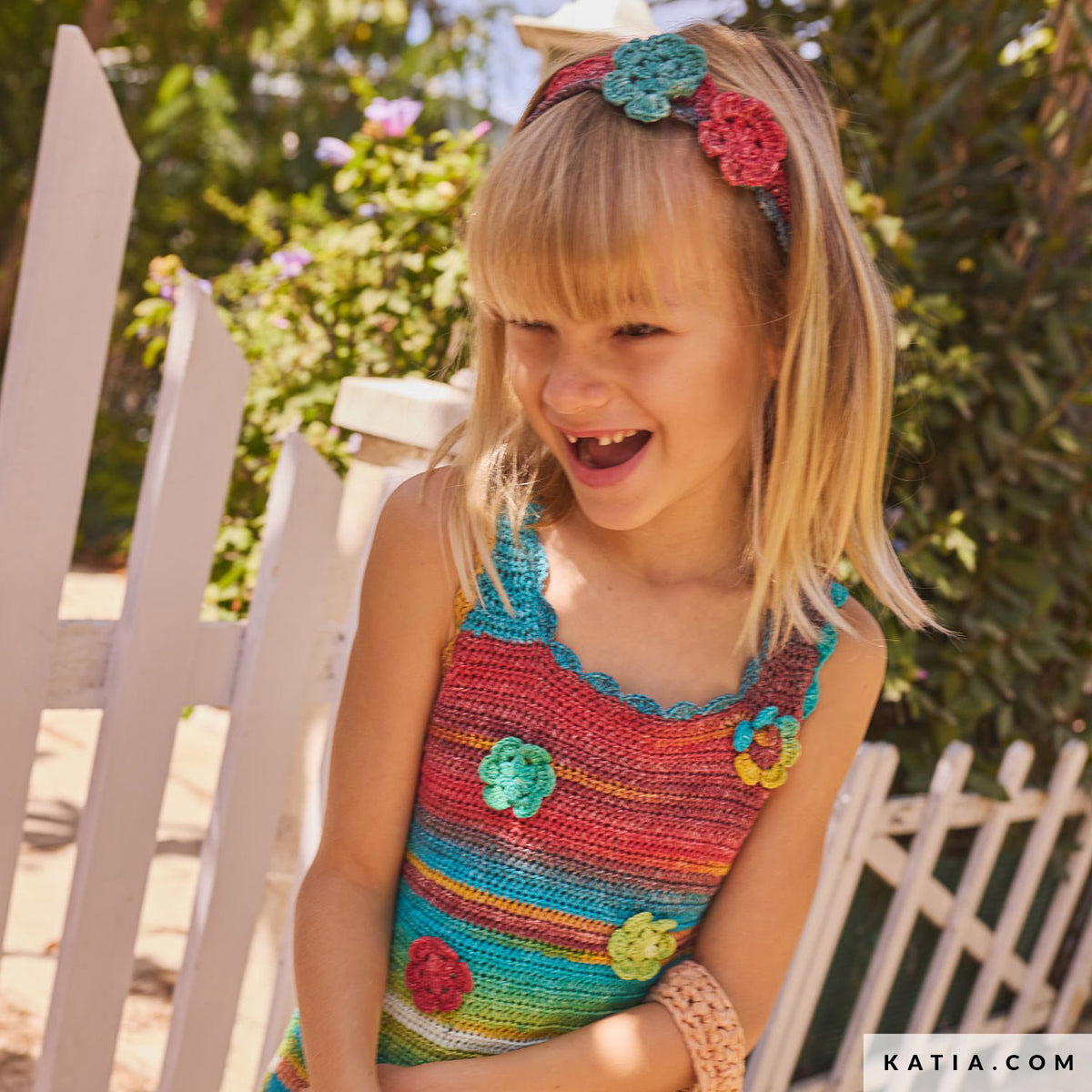 Katia Fair Cotton Stretch 100 Blauw-Groen-Geel - Patroon breien haken kinderen slabbetje lente zomer katia — gemaakt met Katia Fair Cotton Stretch (4)