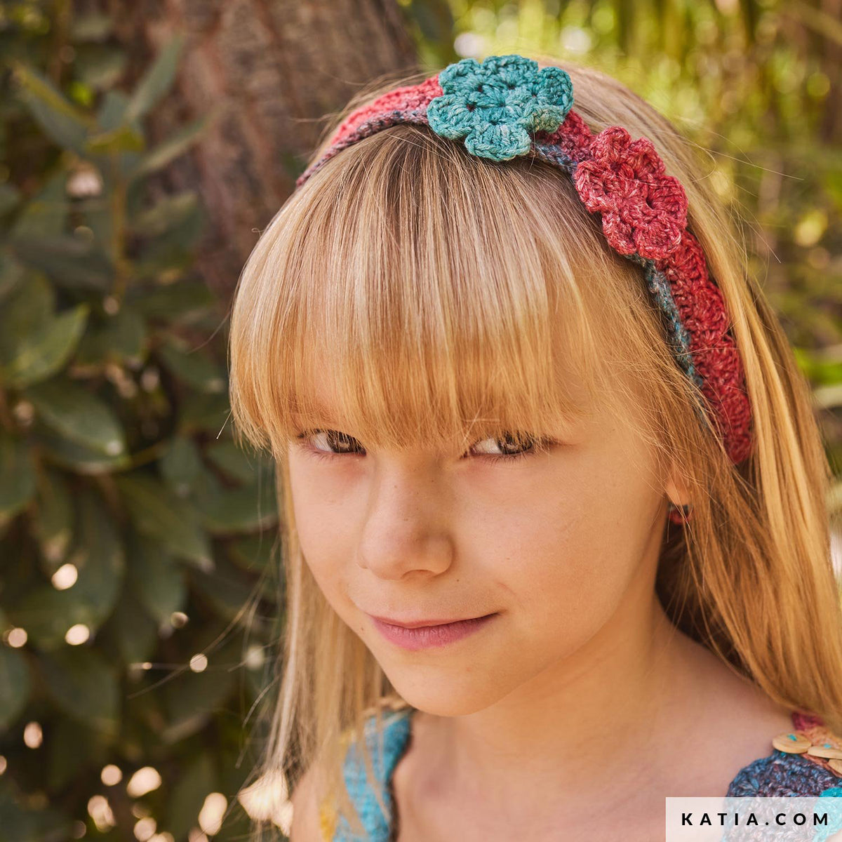 Katia Fair Cotton Stretch 100 Blauw-Groen-Geel - Patroon breien haken kinderen slabbetje lente zomer katia — gemaakt met Katia Fair Cotton Stretch (3)