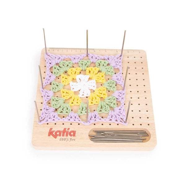 Articulo katia — gemaakt met Katia Granny Square Blocker