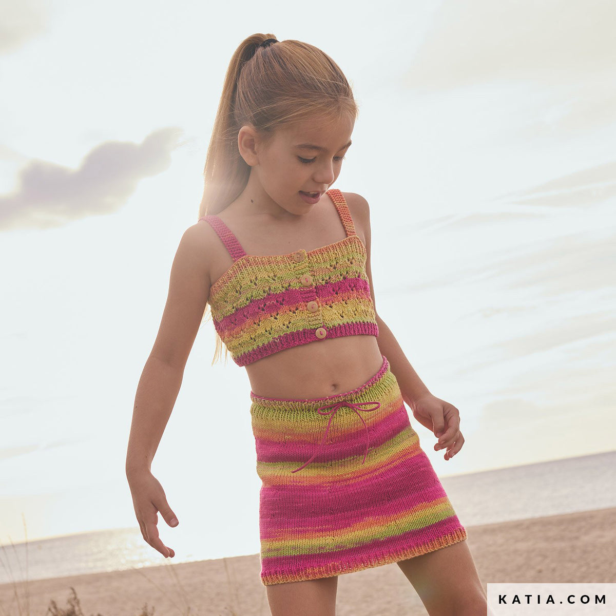 Katia Menfis Color 106 Jeans-Licht jeans-Donker jeans - Patroon breien haken kinderen topje lente zomer katia — gemaakt met Katia Menfis Color (9)