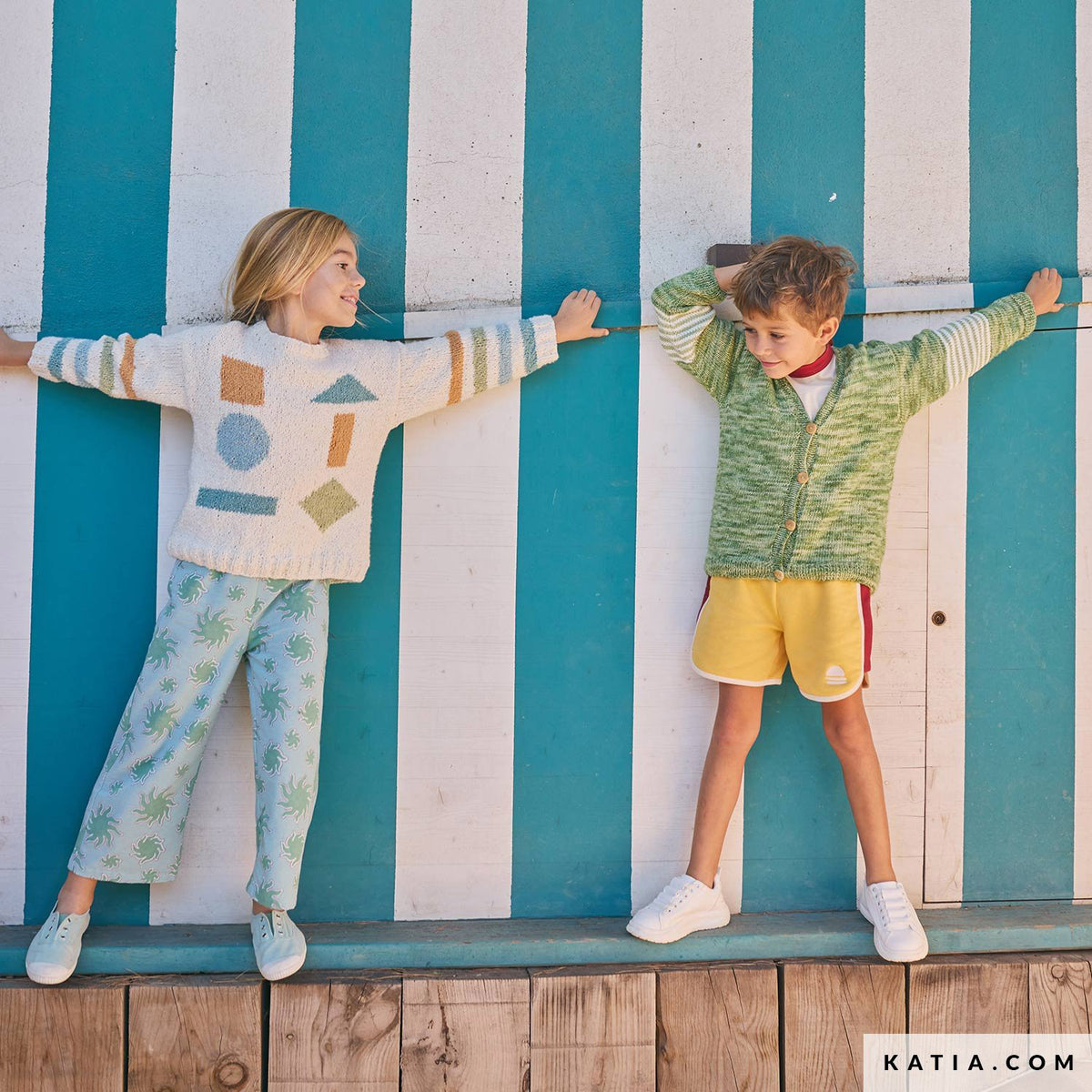 Katia Onda 082 Rozeachtig beige - Patroon breien haken kinderen jas lente zomer katia — gemaakt met Katia Onda (2)