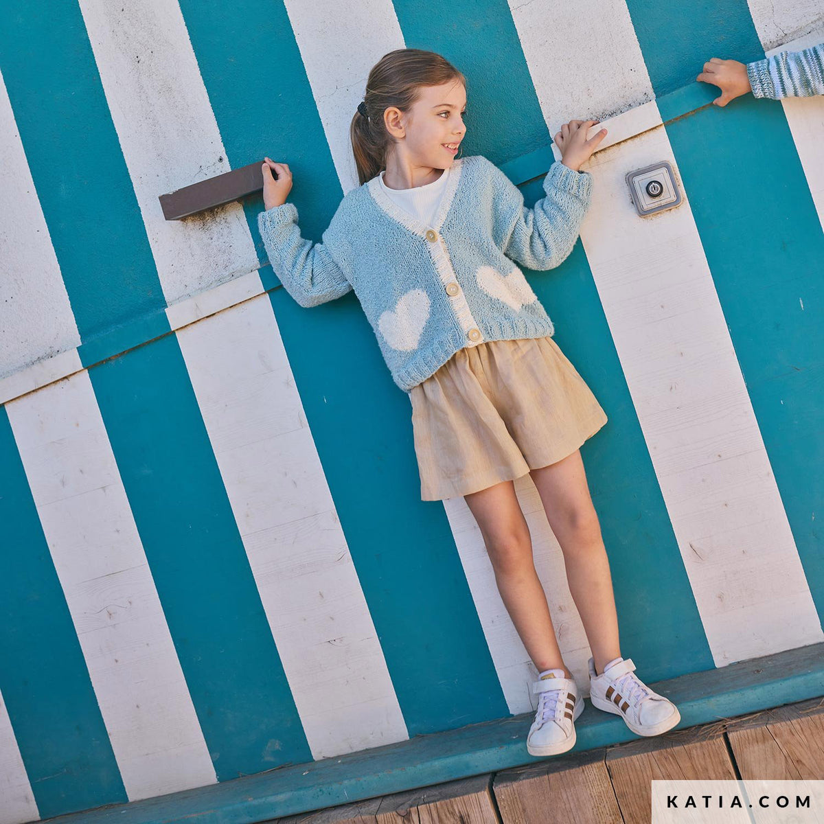 Katia Onda 082 Rozeachtig beige - Patroon breien haken kinderen jas lente zomer katia — gemaakt met Katia Onda (6)