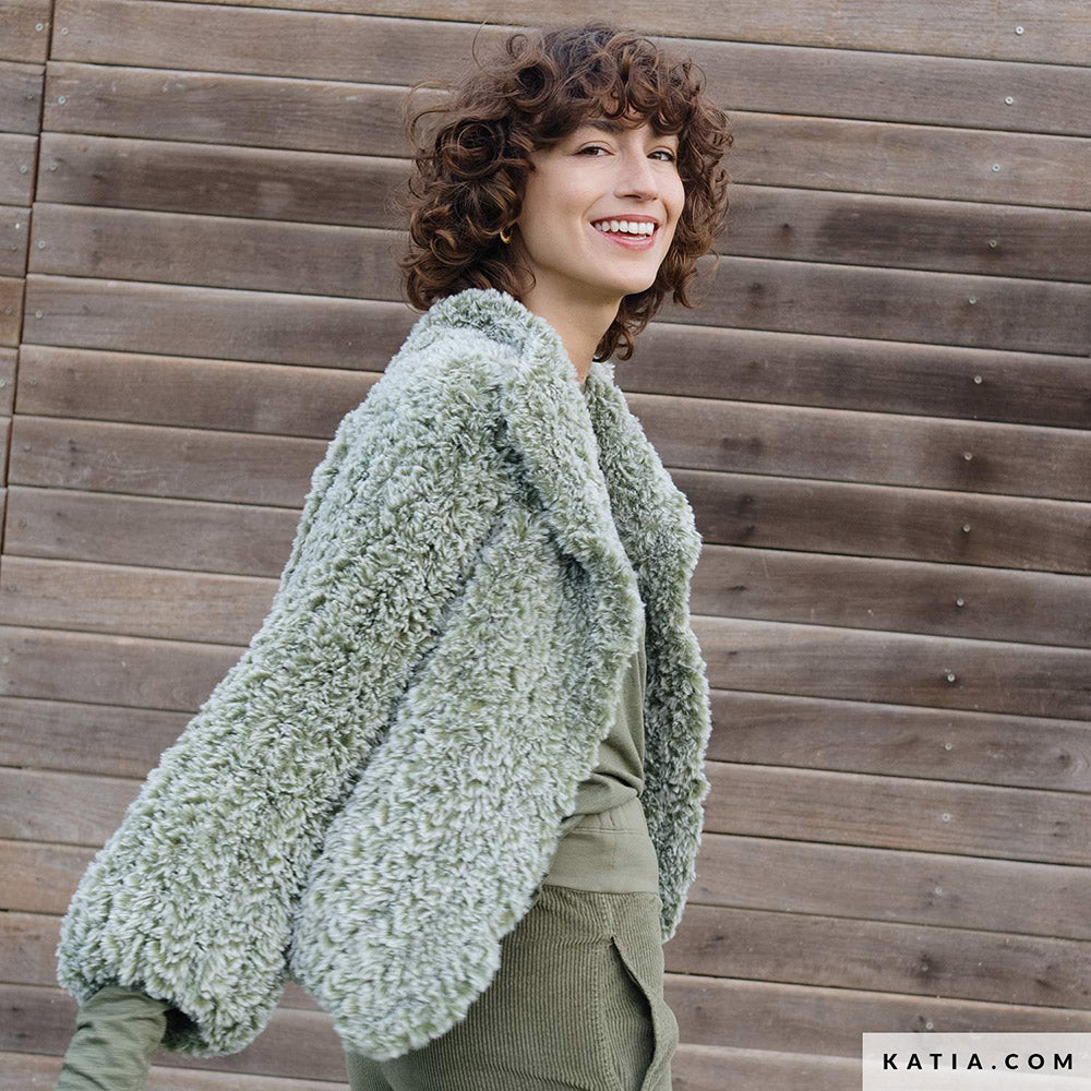 Katia Polar 108 Witachtig Groen-Wit - Patroon breien haken dames jas herfst winter katia — gemaakt met Katia Polar