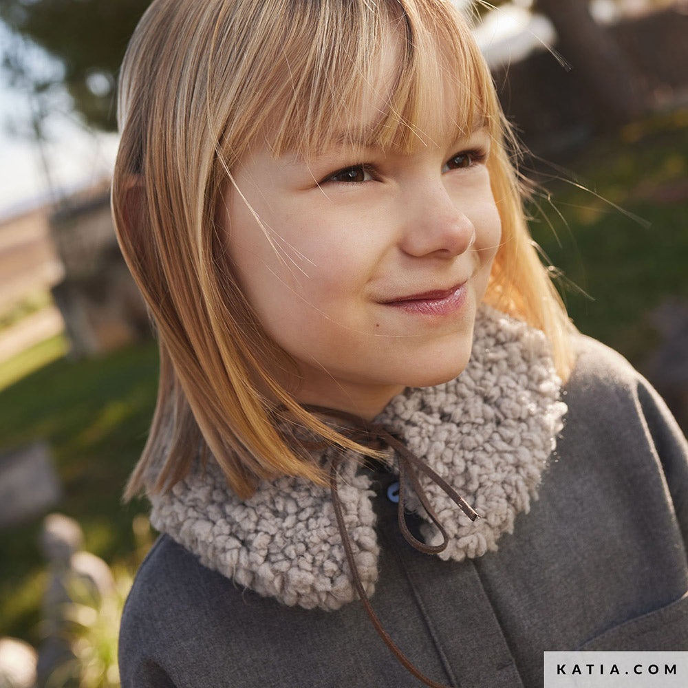 Katia Sherpa 110 Parelachtig lichtgrijs - Patroon breien haken kinderen colsjaal herfst winter katia — gemaakt met Katia Sherpa
