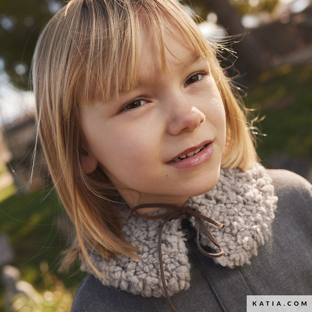 Katia Sherpa 110 Parelachtig lichtgrijs - Patroon breien haken kinderen colsjaal herfst winter katia — gemaakt met Katia Sherpa (3)