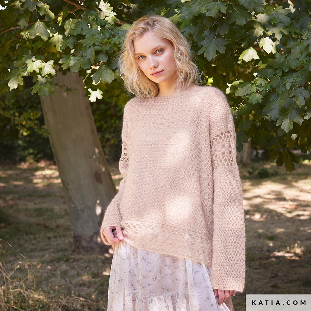 Katia Silky Mohair 104 Licht grijs - Patroon breien haken dames trui herfst winter katia — gemaakt met Katia Silky Mohair (4)