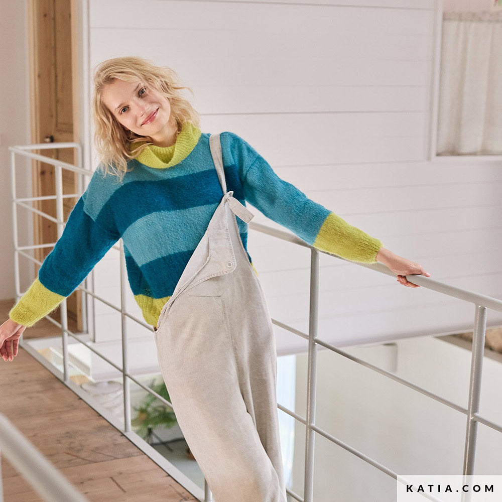 Katia Silky Mohair 104 Licht grijs - Patroon breien haken dames trui herfst winter katia — gemaakt met Katia Silky Mohair (21)