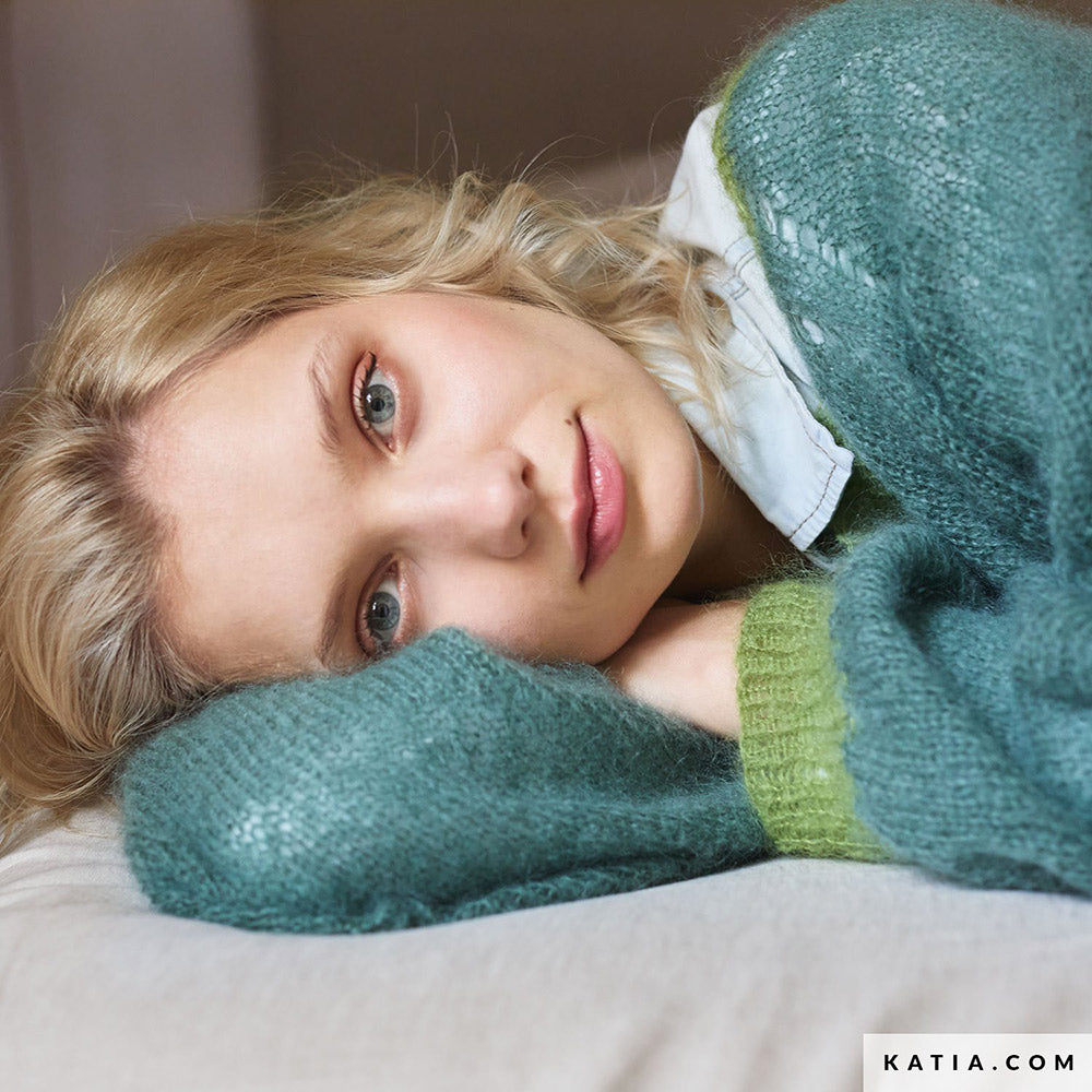 Katia Silky Mohair 104 Licht grijs - Patroon breien haken dames trui herfst winter katia — gemaakt met Katia Silky Mohair (17)