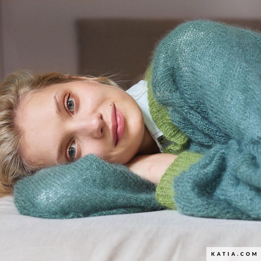 Katia Silky Mohair 104 Licht grijs - Patroon breien haken dames trui herfst winter katia — gemaakt met Katia Silky Mohair (18)